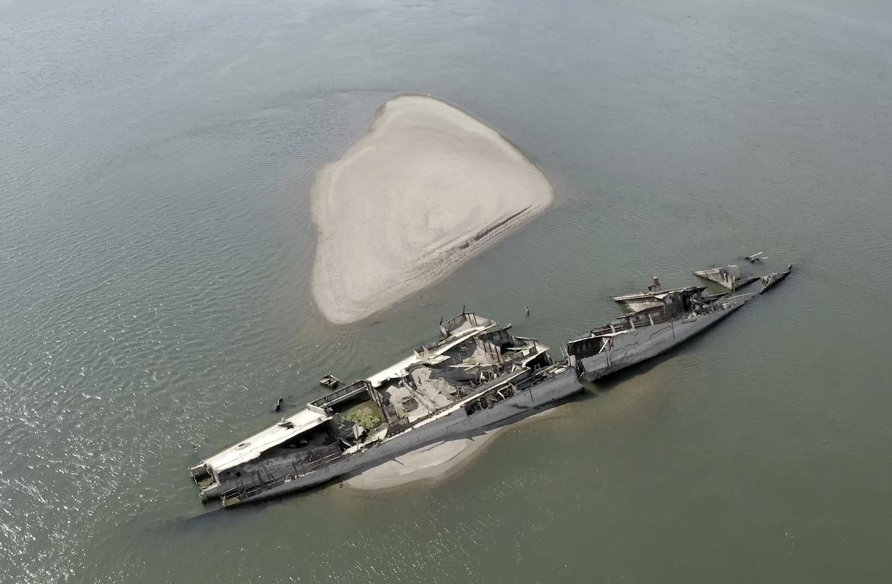 Rhine-Danube Corridor: Removal of Sunken WWII German Vessels from the Danube, Prahovo Sector in Serbia